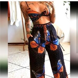 Beautiful butterfly 2 piece plus set sz 3x  bigger. Get beach wear or night out